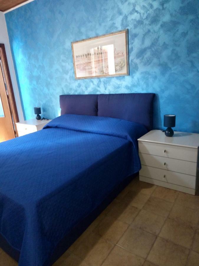 Bed and Breakfast Su Casciu Боза Екстер'єр фото