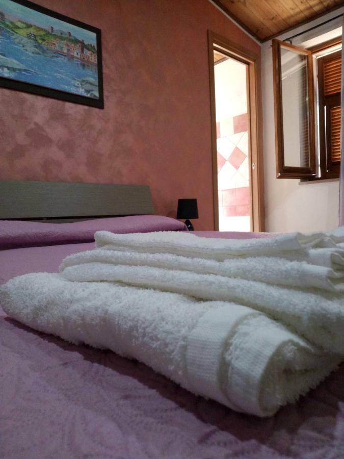 Bed and Breakfast Su Casciu Боза Екстер'єр фото